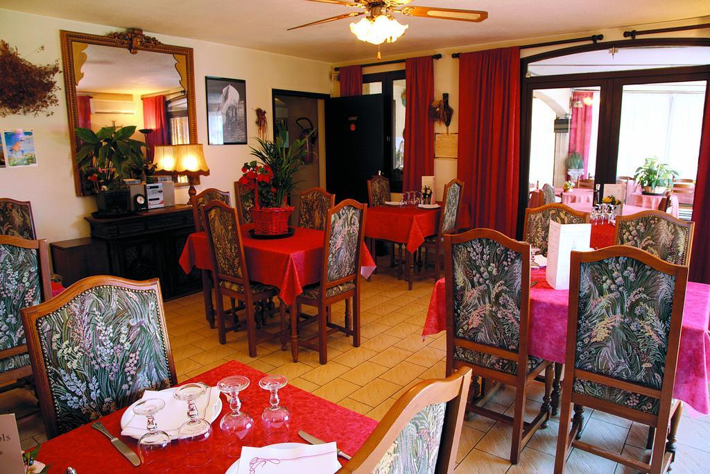 Longo Mai Hotel Arles Buitenkant foto